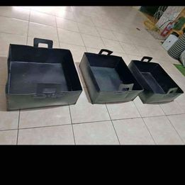 BANDEJA ANTIDERRAMES DE POLIETILENO DE 1.48x0.80x0.70 mts 1.5mm + asas